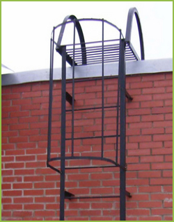 Пожарная металлическая лестница наружная ЛПВ-02